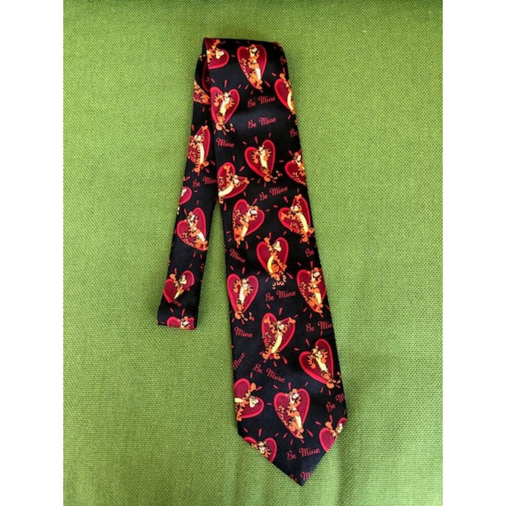 Men's DISNEY Tigger "Be Mine" Necktie